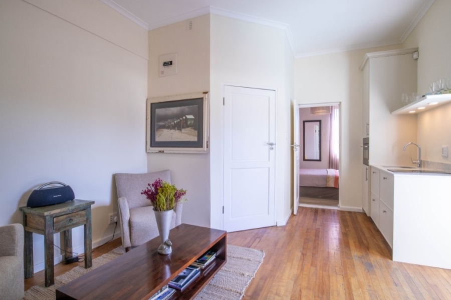 To Let 1 Bedroom Property for Rent in Sea Point Western Cape